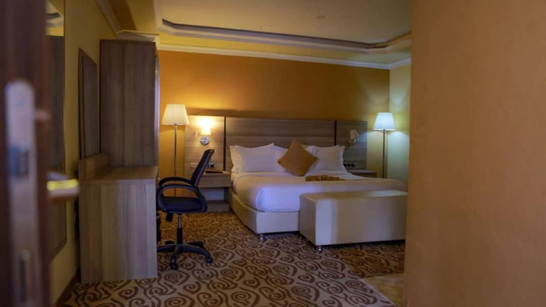 Holiday Hotel Addis Ababa Bagian luar foto