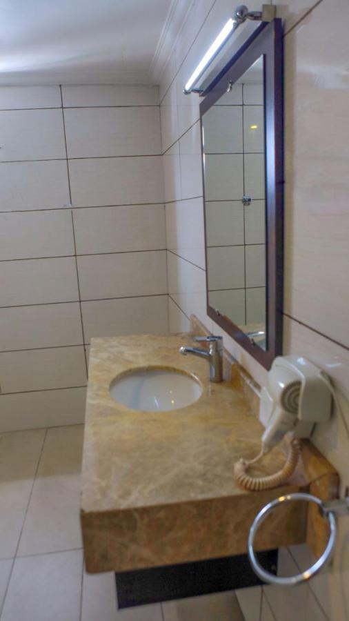 Holiday Hotel Addis Ababa Bagian luar foto
