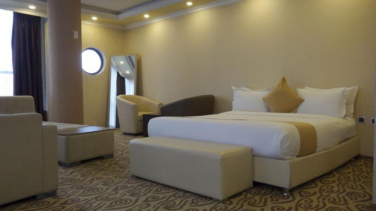 Holiday Hotel Addis Ababa Bagian luar foto